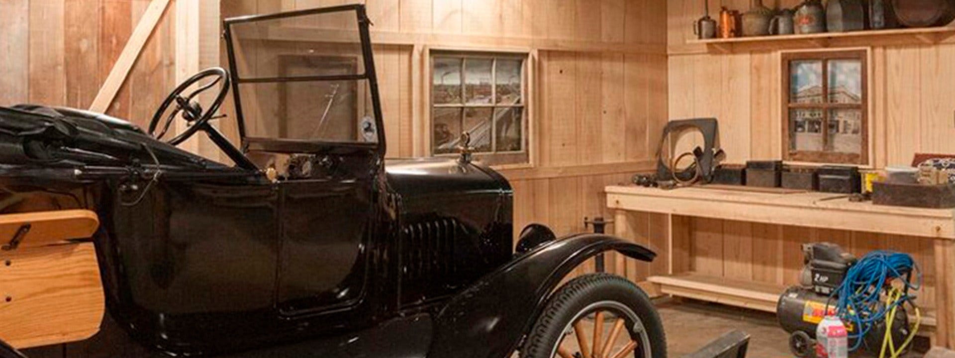 Z wizytą w warsztacie dla zabytkowych aut - Ford Auto Museum